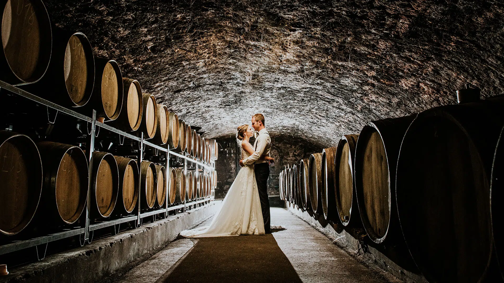 Festlich gedeckte Tafel für eine Hochzeit im Weingut Margarethenhof