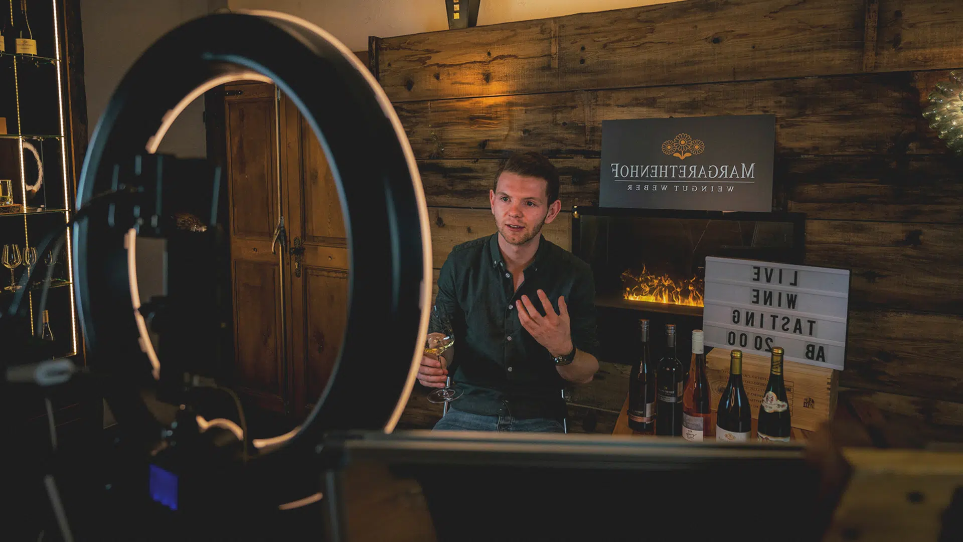 Weinprobe im Weingut Margarethenhof – Weingläser und Saar-Riesling